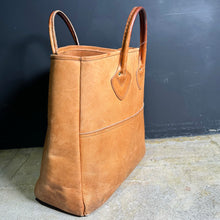 画像をギャラリービューアに読み込む, 1980's L.L.Bean LETHER TOTE BAG (size M)