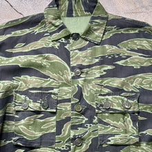 画像をギャラリービューアに読み込む, 1960-70's VIETNAM TIGER STRIPE JACKET (BIG SIZE & GOOD CONDITION)