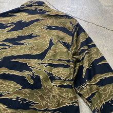 画像をギャラリービューアに読み込む, 1960's VIET-NAM GOLD TIGER STRIPE (GOOD CONDITION)