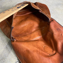 画像をギャラリービューアに読み込む, 1970's L.L.BEAN SUEDE BAG