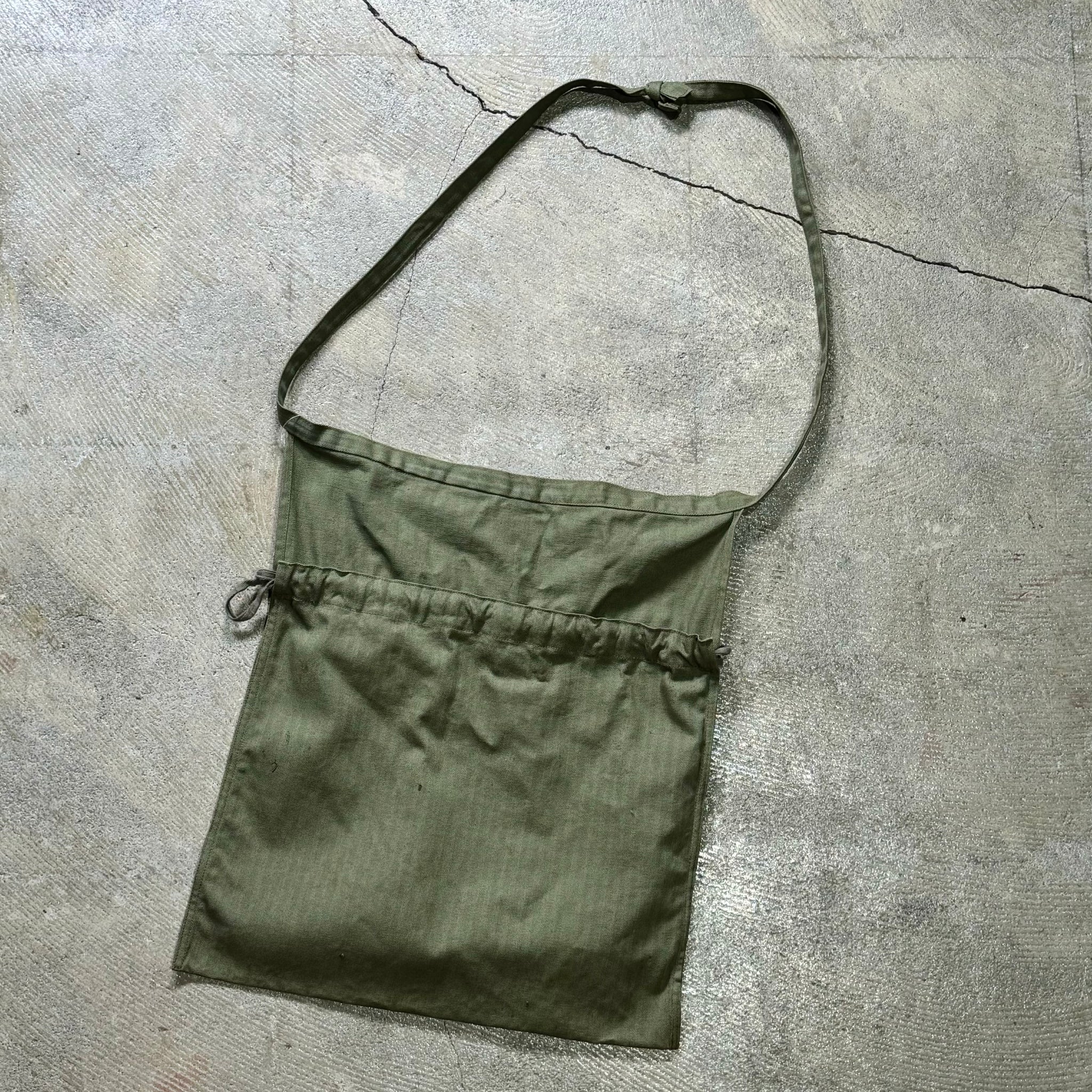 1940's AMERICAN RED CROSS APRON BAG – LEAD